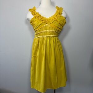 Diane Von Furstenberg Yellow Ruffle  silk A line V neck size 2